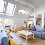 Stylish Victus Near The Pier By Renters