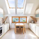 Stylish Victus Near The Pier By Renters